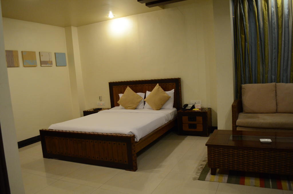 Hotel The Elite Suites 浦那 客房 照片