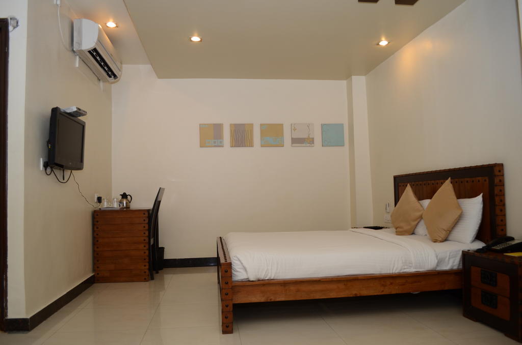 Hotel The Elite Suites 浦那 外观 照片